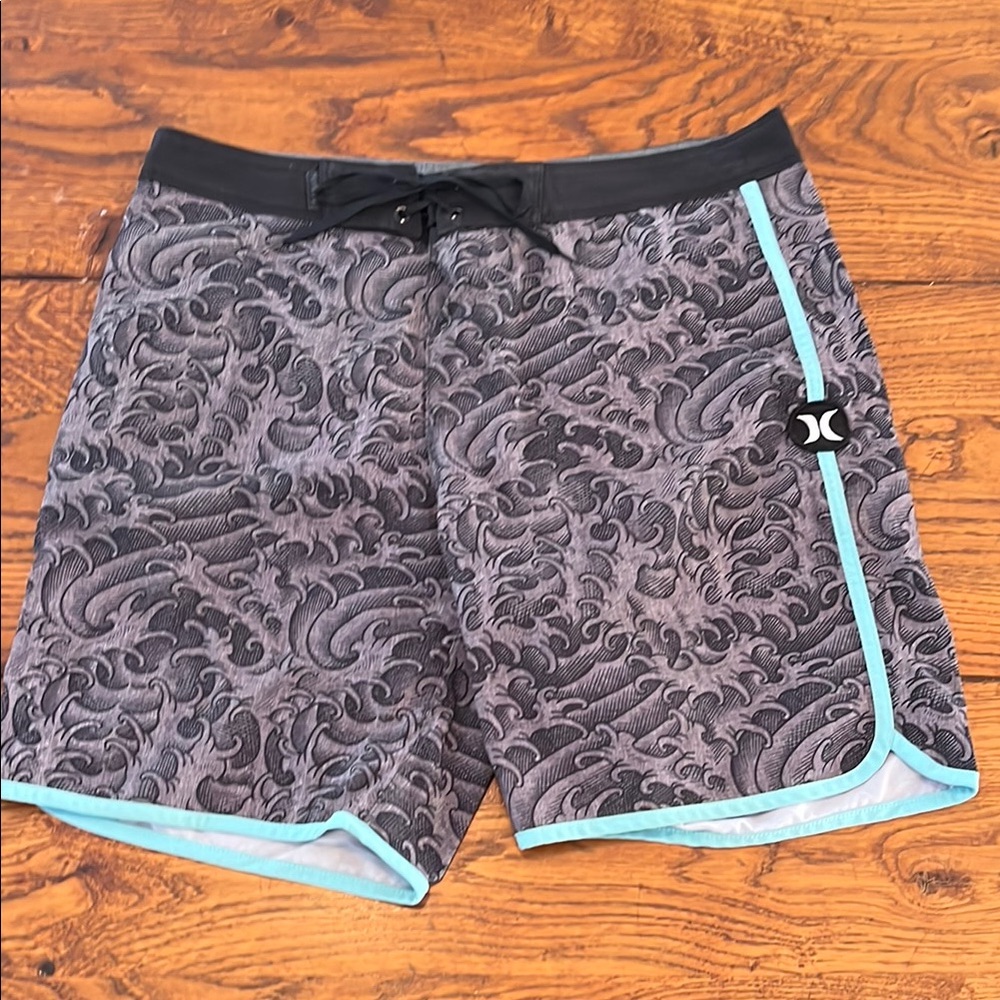 Hurley Men's Wave Pattern Board Shorts - Black and Gray